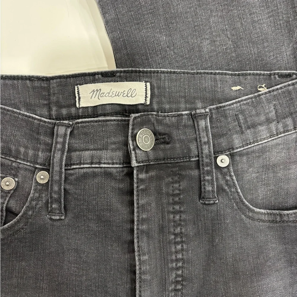 Madewell Cali Demi-Boot Jeans in Hollindale
Wash Size 25-Tall Kick Flare - Picture 3 of 6